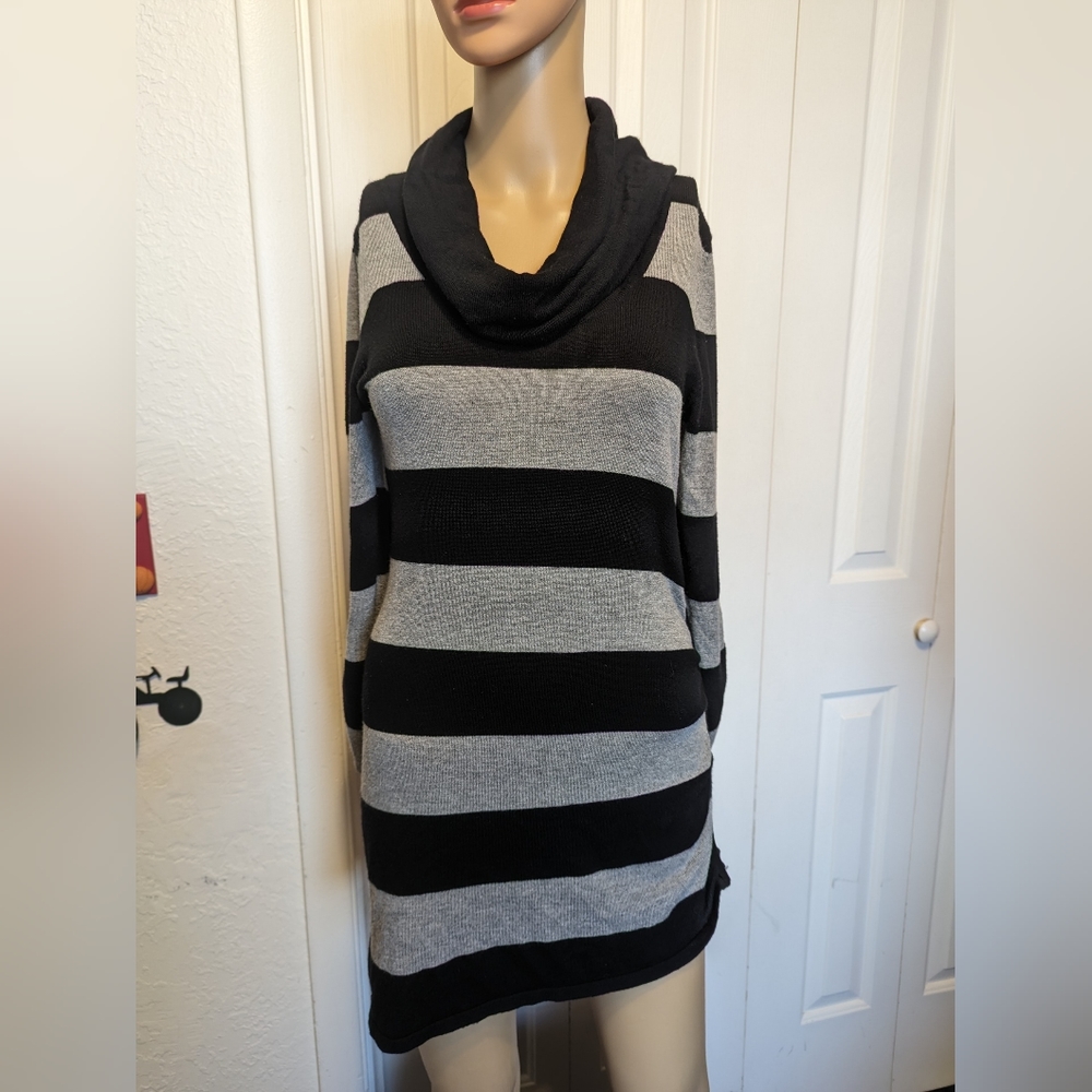 It's Our Time Womens Stripe 3/4 Sleeve Cowl Neck Side Zip Pullover Sweater M.